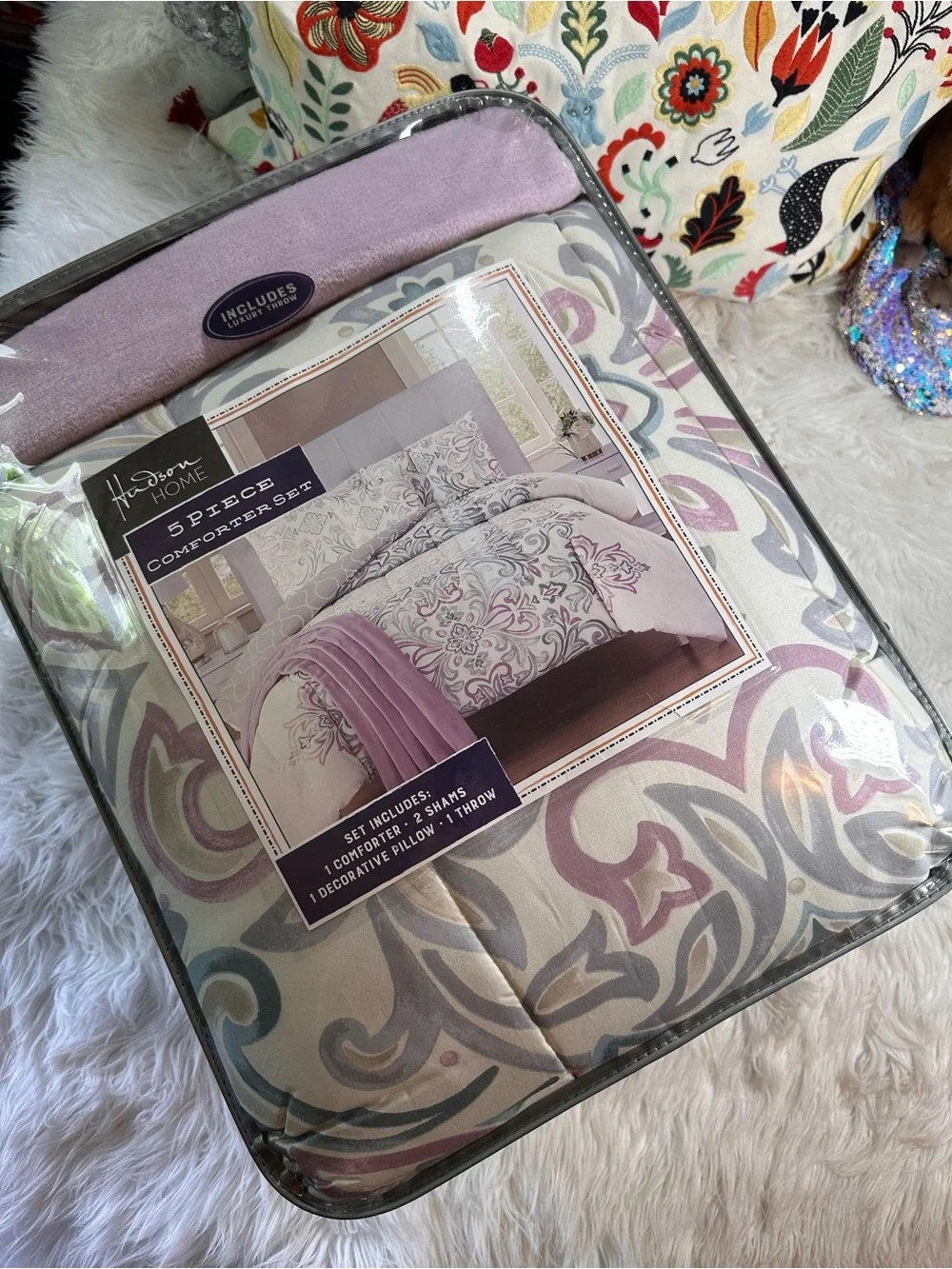 Hudson Home • 5 Piece Comforter Set includes 2 Pillowcases Accent Pillow & Throw
